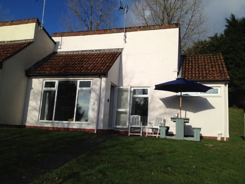 Slight incline from the path to the bungalow.