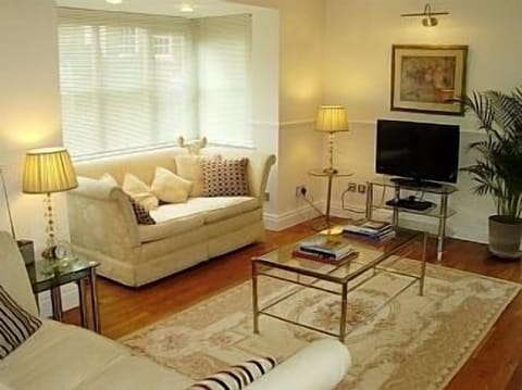 Living area | TV, DVD player