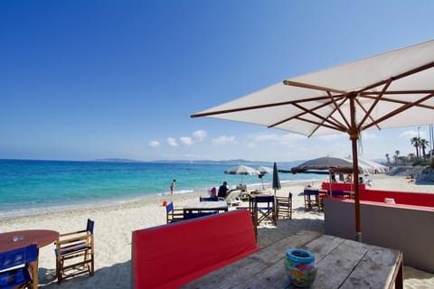 Beach nearby, sun loungers