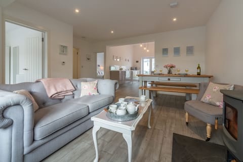 Miss Fishers, Port Isaac. Ground floor: A light and spacious retreat