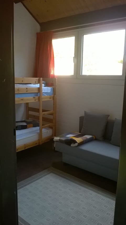 2 bedrooms, cribs/infant beds, free WiFi