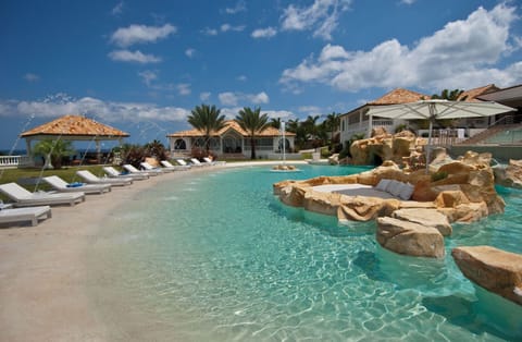 Outdoor pool, an infinity pool