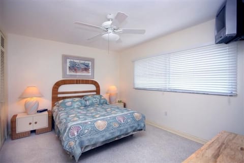 4 bedrooms, iron/ironing board, travel crib, free WiFi