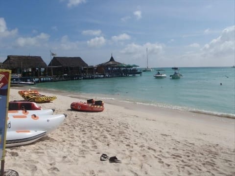 Beach nearby, sun loungers, beach towels