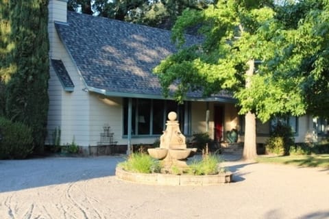 As you arrive, you'll see the fountain out front.