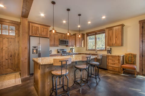 Well-stocked kitchen with all you need to prepare meals in-house.
