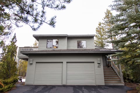 27 White Elm is waiting to help you make this day the best day of the year!