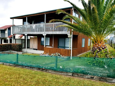 Restful Recreation. Modern home in great location