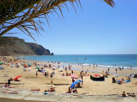 Beach nearby, sun loungers, beach towels