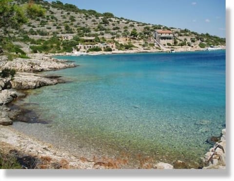 Beach nearby, sun loungers, beach towels