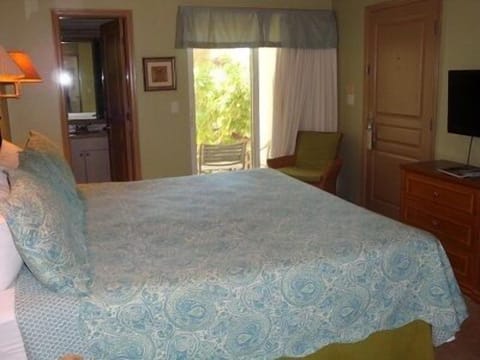 In-room safe, iron/ironing board, WiFi, bed sheets