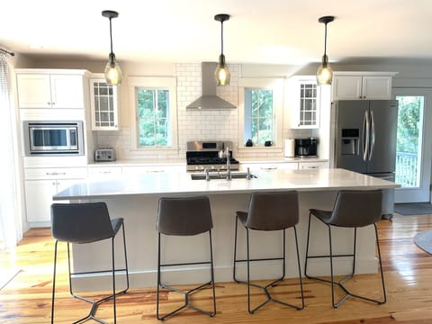 Kitchen with stools for 4