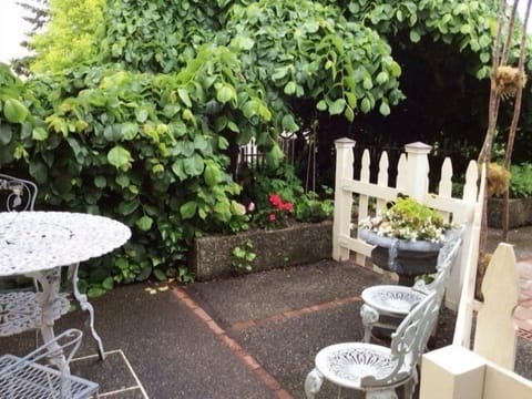 Private patio area on Spring Street three blocks from ferry downtown.