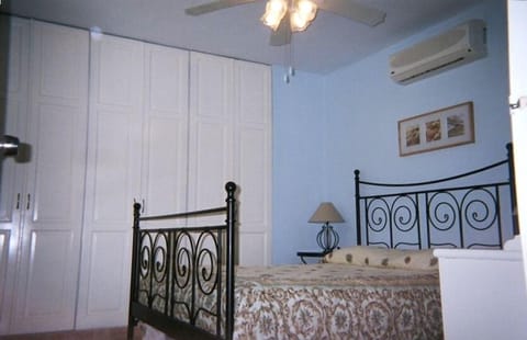 2 bedrooms, in-room safe, iron/ironing board, free WiFi