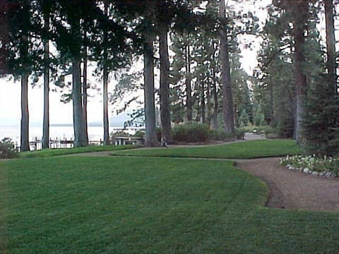 3.5 acre private beach (2 piers) and park