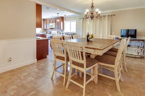 Large Dining room with Patio Doors