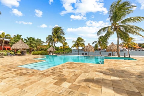 Outdoor pool, an infinity pool