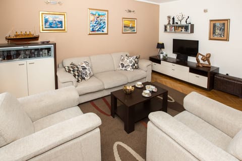Deluxe apartment with freeparking close to old town Apartment in Dubrovnik