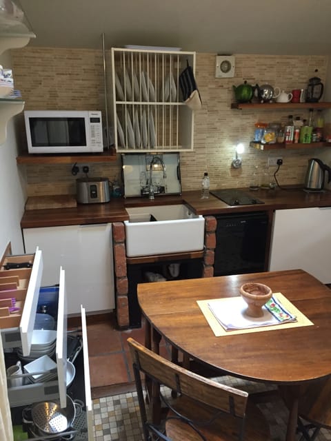 Table folds up to comfortably seat four
Or collapses to give more space.