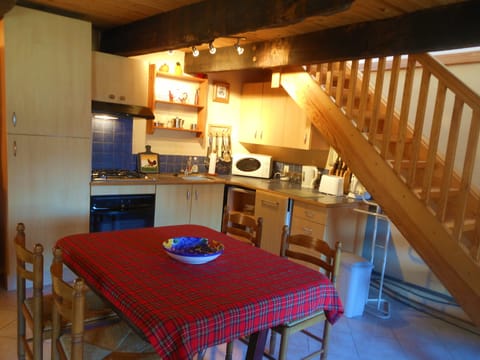 Kitchen, dining area