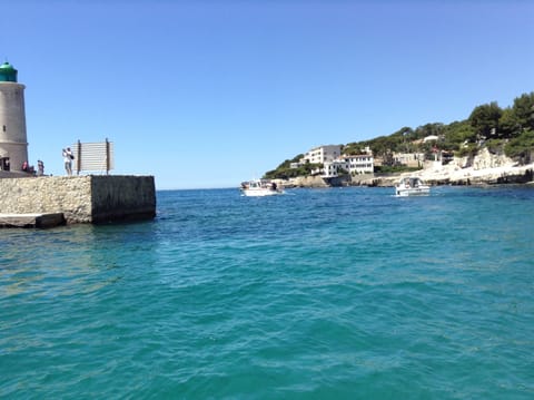 Beach nearby, sun loungers