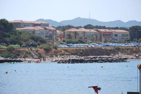 Beach nearby, sun loungers