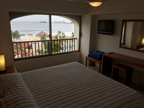 In-room safe, iron/ironing board, wheelchair access