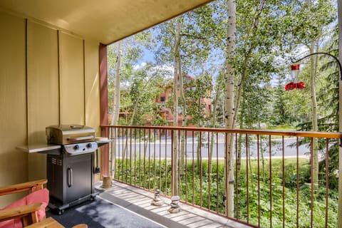 Deck overlooks aspen grove. Gas grill & a hummingbird feeder.