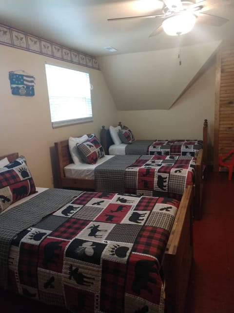 4 bedrooms, WiFi, bed sheets