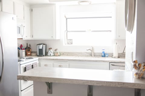 Kitchen ready to use with lg sink and dishwasher