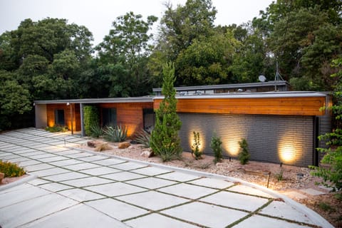 FIXER UPPER   The first and only Mid Century Modern.  Stay in this one-of-a-kind