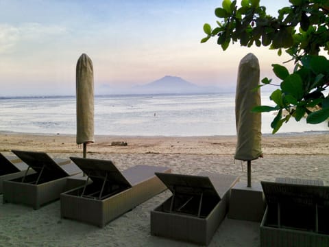 Beach nearby, beach towels