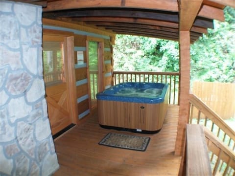 Hot Tub on Deck - Pull down blind for additional Privacy