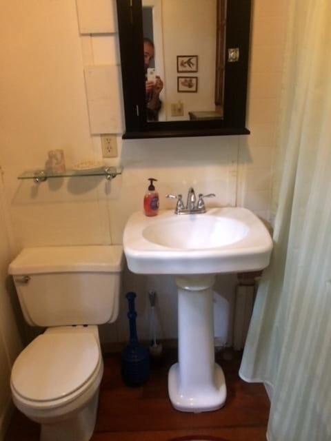 The bathroom offers a Jacuzzi bathtub.