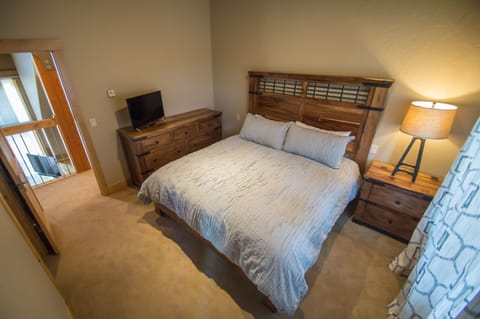 Suite #2 - King Bed + Full bath + 40" HDTV