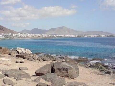 Beach nearby, sun loungers, beach towels