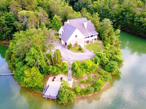 Aerial View of the Tennessee Lake House and private peninsula
