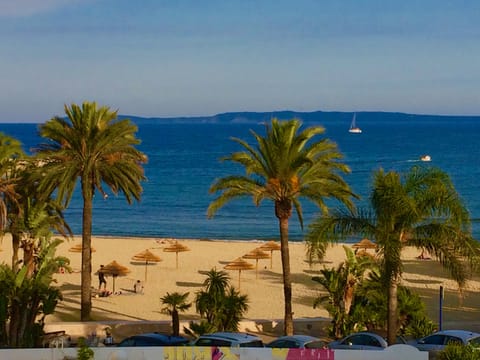 Beach nearby, sun loungers