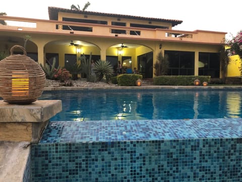 Villa Vista Hermosa and infinity pool.