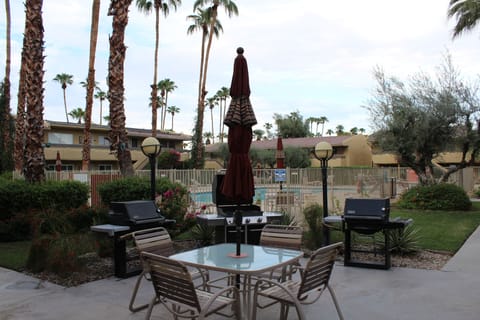 Grilling/BBQ Area /Heated Pool