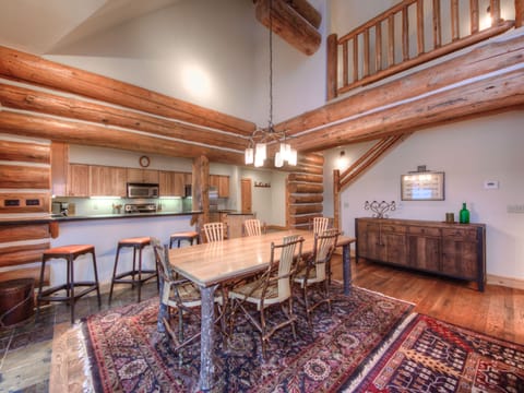 Powder Ridge Chief Gull 1, Dining, 3