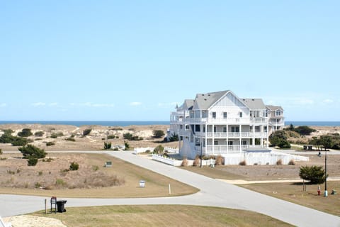 Beach nearby, sun loungers