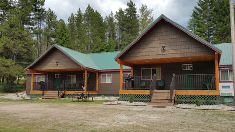 Front deck of The Bear Den at Lazy Bear Lodging