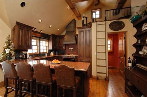 Beautiful Gourmet Kitchen