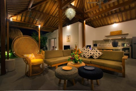 #L1 12BR Oberoi 700m beach Seminyak
