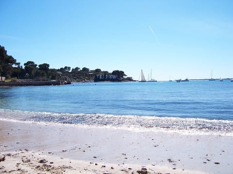 Beach nearby, sun loungers