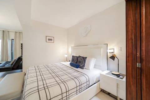 1 bedroom, premium bedding, iron/ironing board, free WiFi