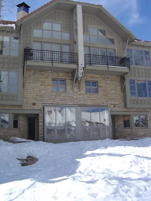 Back porch that you ski right out on to the mountain