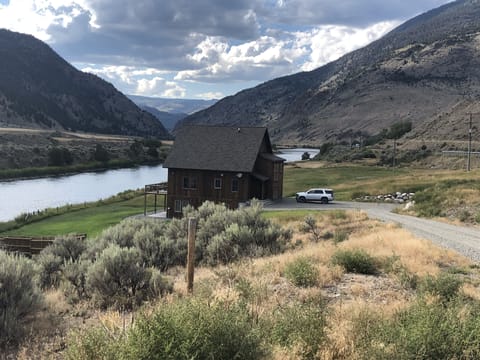 Highway view of Rigler’s River Rest. August 2019