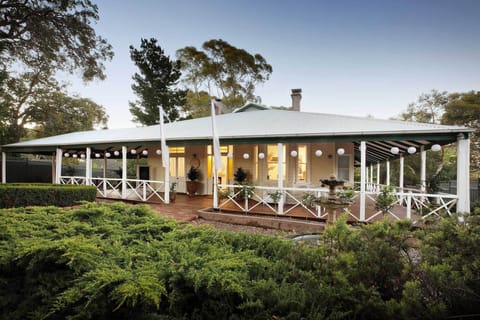 Hartung House is a heritage listed property located in the heart of Mundaring